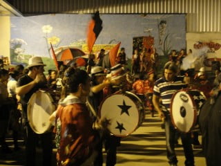 2 “Los Funebreros” cerraron en el patio del shopping Pilar Point una noche mágica.
