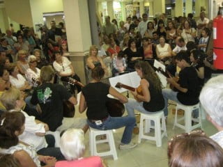 Autores Locales en Pilar Point Escritoras y escritores, editoriales de autogestión, talleres literarios, bibliotecas, librerías, correctoras e ilustradores, dijeron presente en el lanzamiento de Autores Locales.