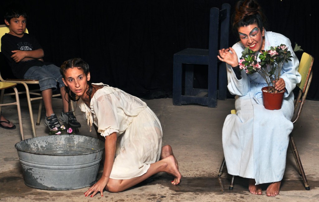 “Descamado” “Descamado” participó del Segundo Festival de Teatro + Cultura + Expresión Derqui 2012.