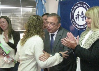 El intendente Zúccaro reconoció la importante labor que llevan adelante desde el área, donde día a día contienen y preservan los derechos de niñas y niños víctimas de violencia y abusos.