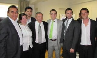 Además de Zúccaro y Molina, en la foto se pueden ver al Jefe de Gabinete Federico Achával, la diputada provincial Lucía Portos, el precandidato a concejal por el FPV Juan Pablo Roldán, y Santiago Laurent, flamante integrante del gabinete municipal.   