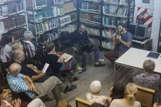Las actividades actualmente activas son: taller de literatura, seminario de astrología, taller de dibujo y pintura, taller de estimulación y memoria para adultos mayores, idioma francés, entre otras. Se aceptan propuestas. Más info sobre la historia de la Biblioteca: http://bibliotecapublicadehaedo.blogspot.com.ar/.