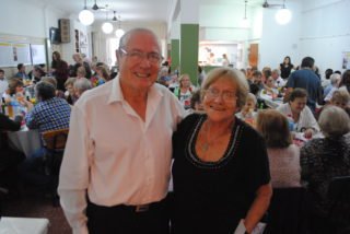 “He pasado por todos los cargos,” asegura. “Soy uno de los fundadores, entre otros, junto con mi padre, Gregorio Varea. Tenía 18 años cuando lo inauguramos en 1960", nos cuenta Javier Varea Balbona junto a Rosel Mañar.