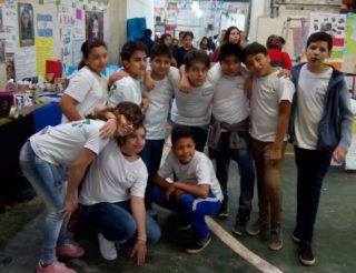 La alegría y el compromiso de los estudiantes de todos los niveles reflejados en sus rostros.