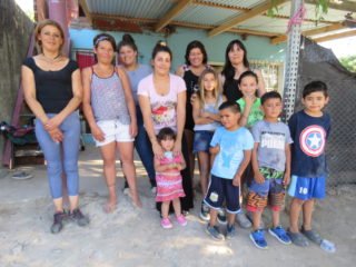 “Romina es la cabeza, las demás ayudamos. Ella sintió en su corazón hacer un merendero para los chicos por todo lo que está pasando. Gracias por la entrevista”, cierran al final de la entrevista.