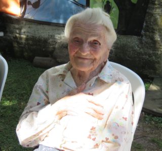 Feliz cumpleaños doña Antonia. Gracias por permitirnos, una vez más, emocionarnos y evocar. La familia es todo.